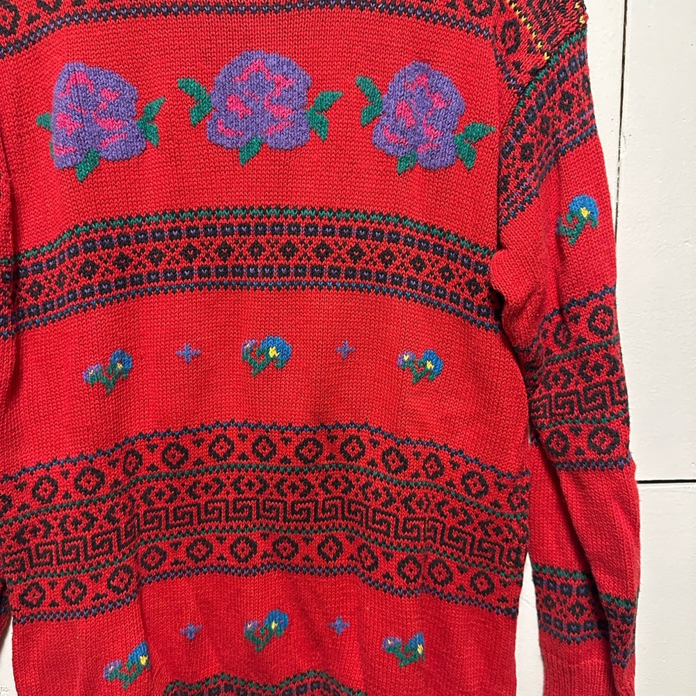 Pattern Red Sweater - Picture 3 of 4